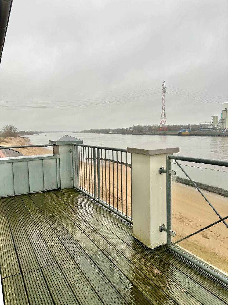 Gaestehaus Weserblick Am Weser-Sandstrand Berne Exteriör bild
