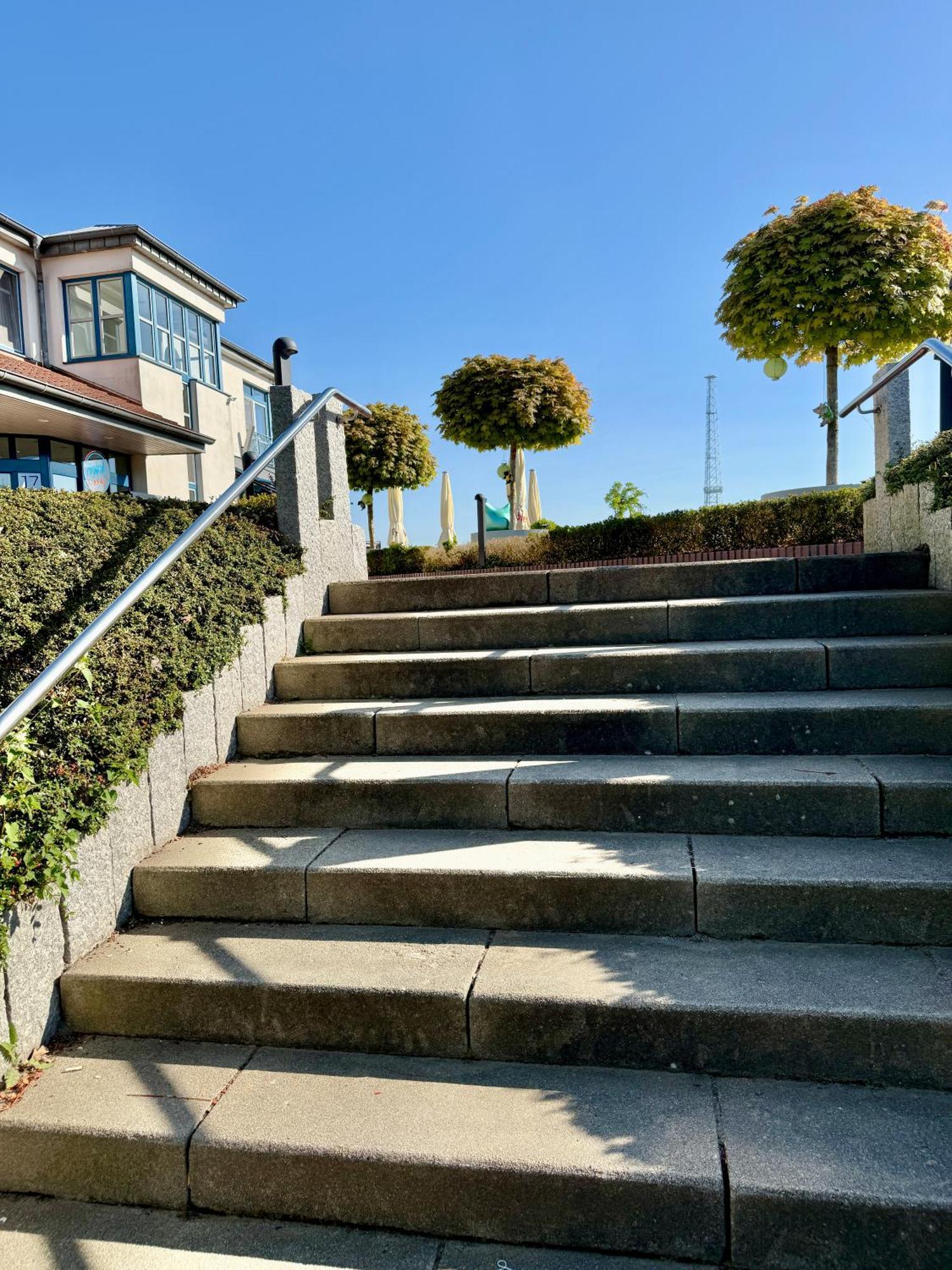 Gaestehaus Weserblick Am Weser-Sandstrand Berne Exteriör bild